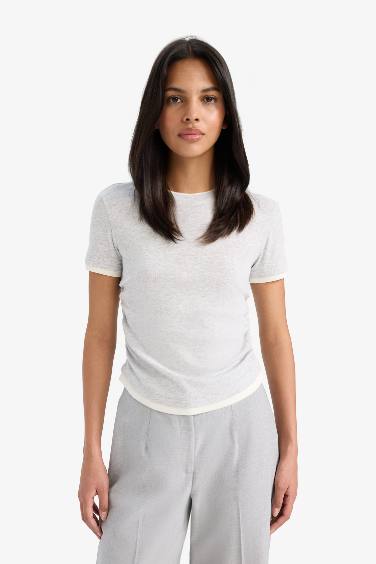 تيشيرت سادة نص كم بياقة ضيقة برقبة عريضة