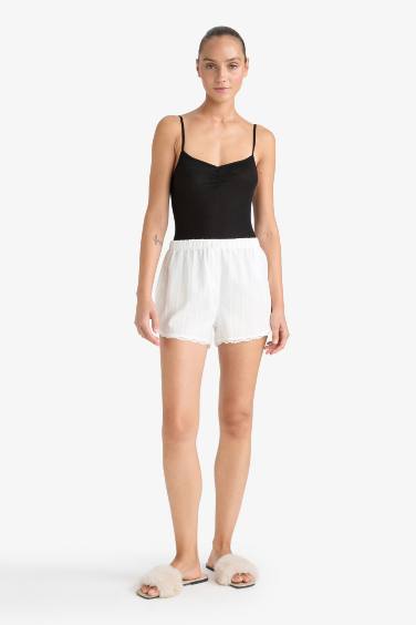 Боди на кнопках с тонкими лямками