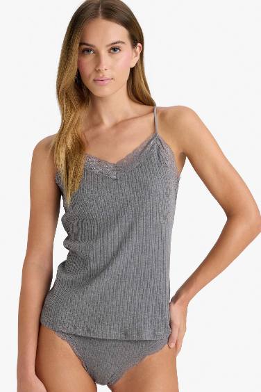 Fall in Love Lace Detailed Rib Undershirt