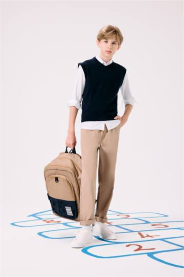 Мальчик, базовый жилет с V-образным вырезом