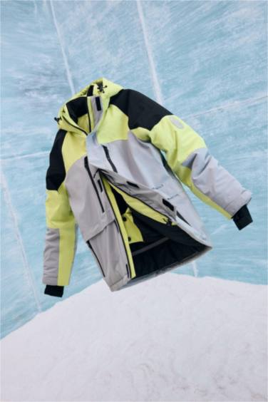 Лыжная куртка Defactofit водостойкая Regular Fit с капюшоном и молнией