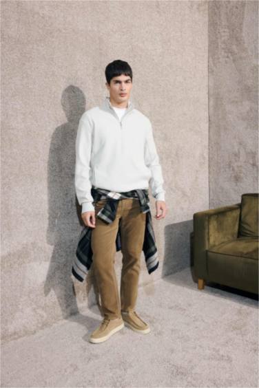 Вельветовые штаны с рельефной текстурой