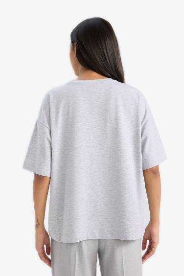 تيشيرت نص كم اوفر سايز بطبعة شعار