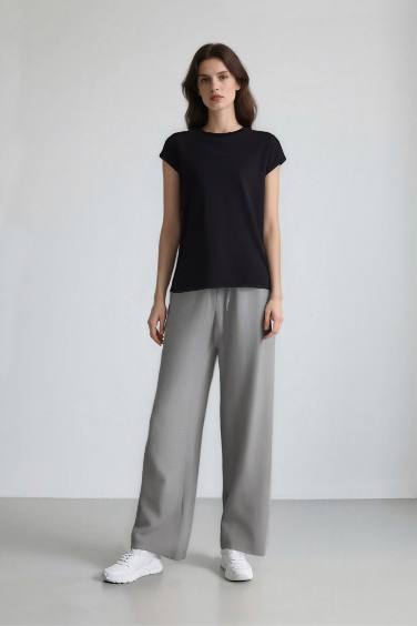 تيشيرت اسود نص ردن سليم فيت بياخة مستديرة