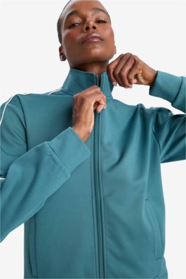 كارديجان رياضي قصة عادية بياقة عالية ببطانة ناعمة من DeFactoFit