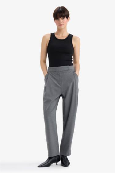 توب سليم فيت مضلعة برقبة ريسر هالتر