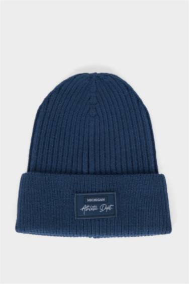 Man Fleece Lined Labeled Beanie