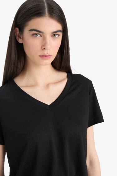Regular Fit V Yaka Basic Düz Kısa Kollu Tişört