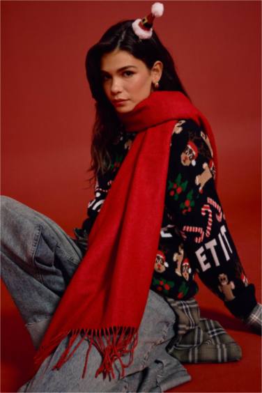 بلوز تريكو قصة عادية بياخة مستديرة وطبعة كريسماس