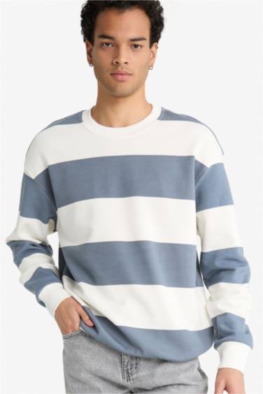 سويت شيرت مخطط أوفر سايز بياقة مستديرة