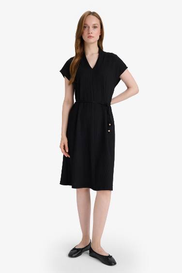 فستان اسود ميدي قصة عادية بياخة V