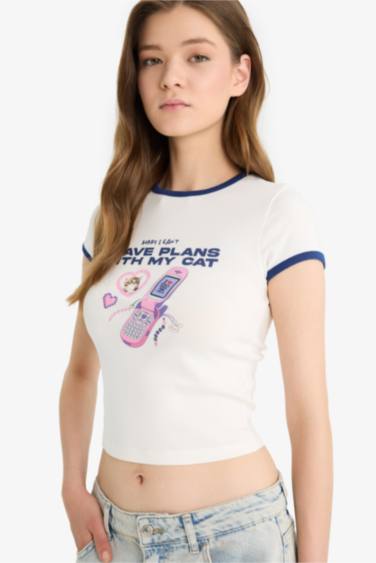 تيشيرت نص ردن بياخة مستديرة وطبعة صورة