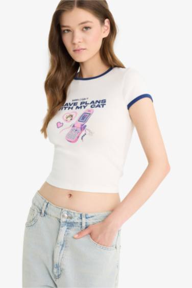 تيشيرت نص ردن بياخة مستديرة وطبعة صورة