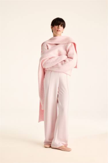 V Yaka Yumuşak Dokulu Dikişsiz Triko Kazak