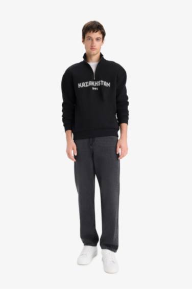 Свитшот с высоким воротником и принтом свободного кроя