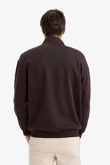 Свитшот с высоким воротником и принтом свободного кроя