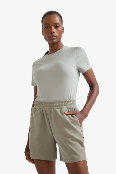 شورت رياضي قصير قصة عادية من DeFactoFit