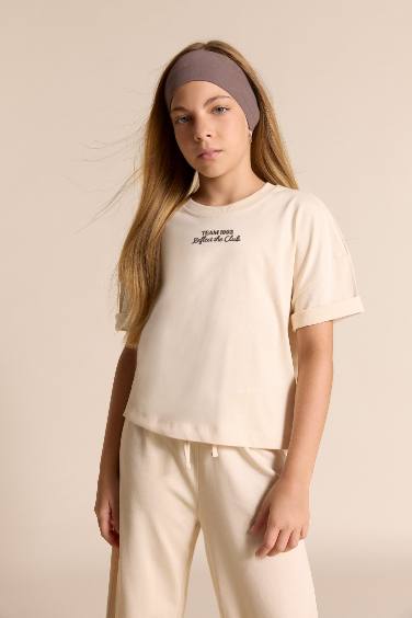 طقم بناتي تيشيرت نص كم وبنطلون - قطعتين