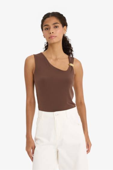 Slim Fit One Shoulder with Accessory Detail Blouse