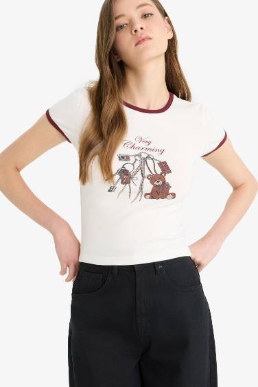 تيشيرت نص ردن مضلع مطبوع بياخة مستديرة