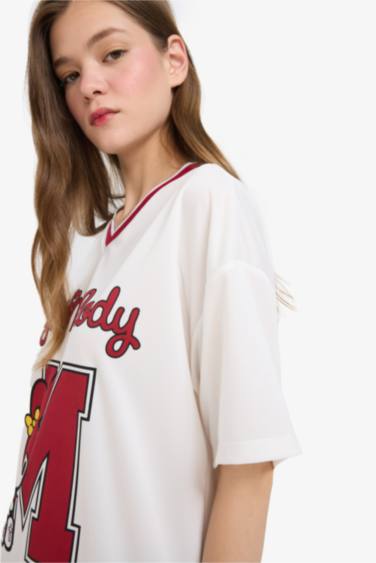 تيشيرت نص ردن اوفر سايز بياخة V من هيلو كيتي