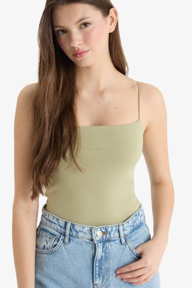 Fitted Kare Yaka Basic Düz Askılı Atlet