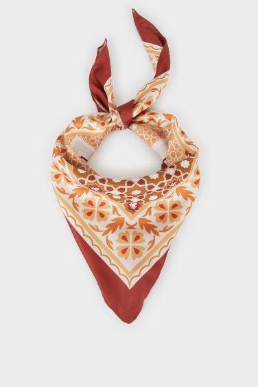 Kadın Kapadokya Temalı Fular