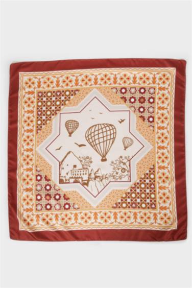 Kadın Kapadokya Temalı Fular