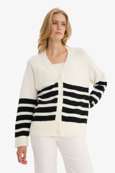 Oversize Fit V-Neck Knitwear Cardigan