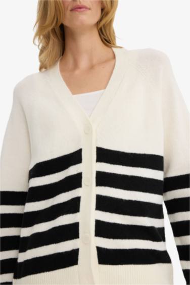 Oversize Fit V-Neck Knitwear Cardigan