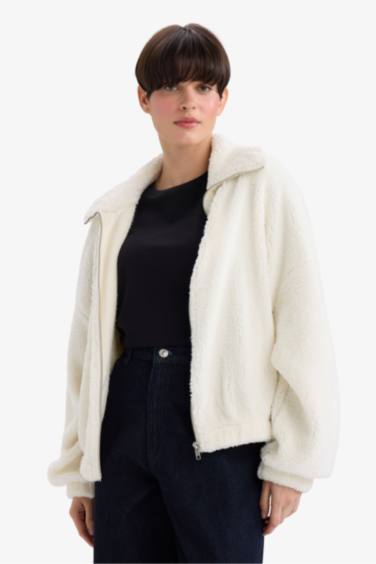 سويت شيرت اوفر سايز قطيفة فرو بياقة بولو بسوسته