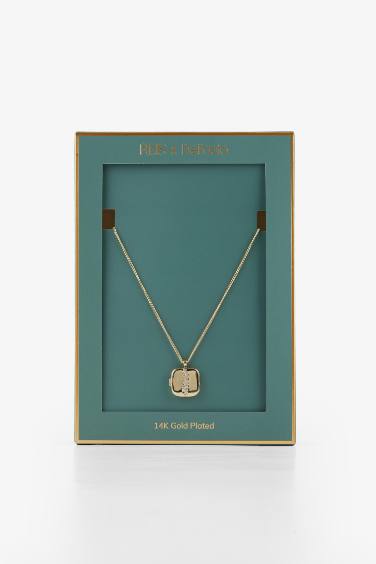 Reis x DeFacto 14 Ayar Altın Kaplama Queen Luna Kadın Kare Fotoğraf Çerçeveli Gold Kolye