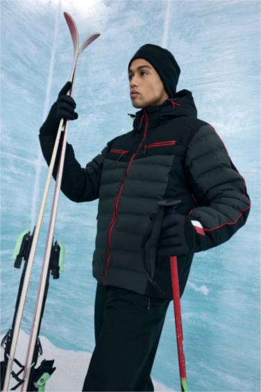 Su İtici Regular Fit Kapüşonlu Fermuarlı Rüzgar Geçirmez Kayak Montu