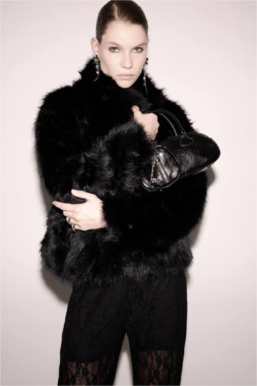 Regular Fit Kısa Suni Kürk