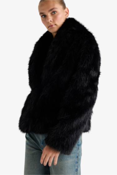 Regular Fit Kısa Suni Kürk