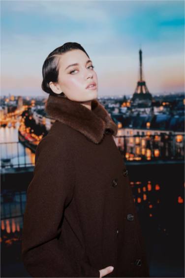 Afra x DeFacto Çıkarılabilir Suni Kürk Yaka Regular Fit Düğmeli Cepli Uzun Kaşe Kaban