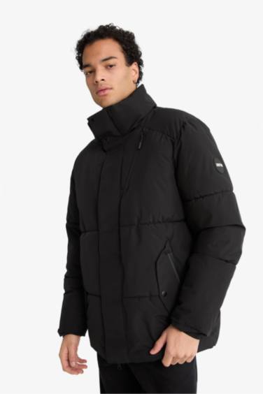 جاكيت بامب وتر بروف قصة عادية بياقة عالية جيب داخلي