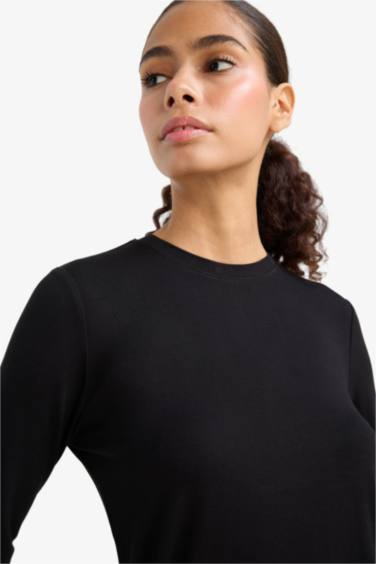 Slim Fit Crew Neck Long Sleeve T-shirt