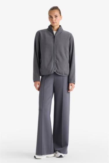 سترة صوفي قصة عادية برقبة عالية