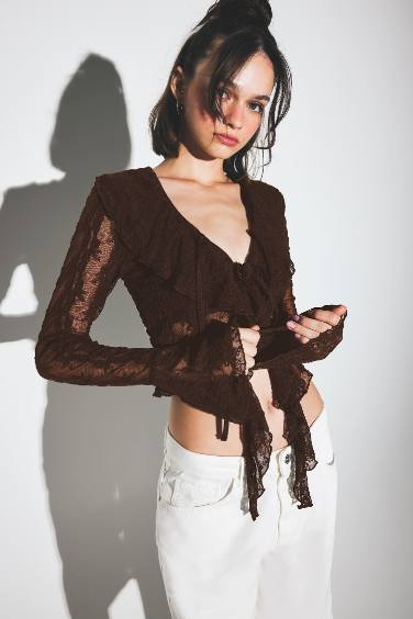 Slim Fit V Neck Lace Long Sleeve T-shirt