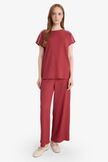 Flexible Waist Straight Leg Crepe Capri Pants