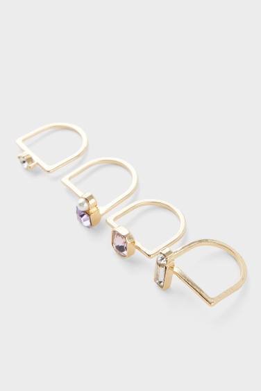 Woman 4 Piece Stoned Gold Rings