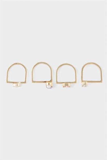 Woman 4 Piece Stoned Gold Rings