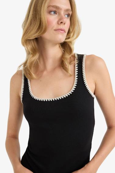 Slim Fit Ribana Round Collar Tank Top