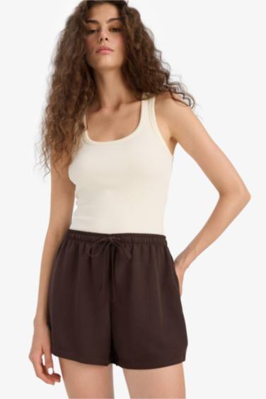 Шорты из смеси льна с нормальной посадкой и короткими штанинами