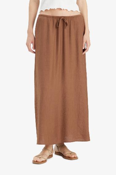 تنورة ميدي من قماش مجعد بقصة A بخصر عادي