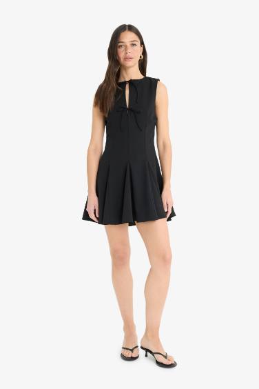 Bisiklet Yaka Pİleli Krep Kolsuz Mini Yazlık Elbise