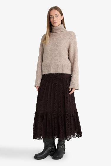 A Cut Lace Knitted Skirt