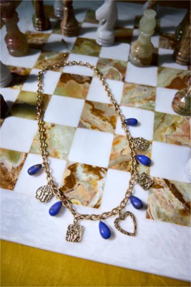 Әйелдерге алқа