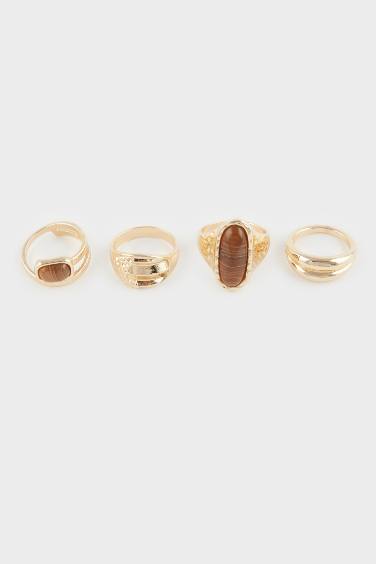 Woman 4 Piece Gold Rings